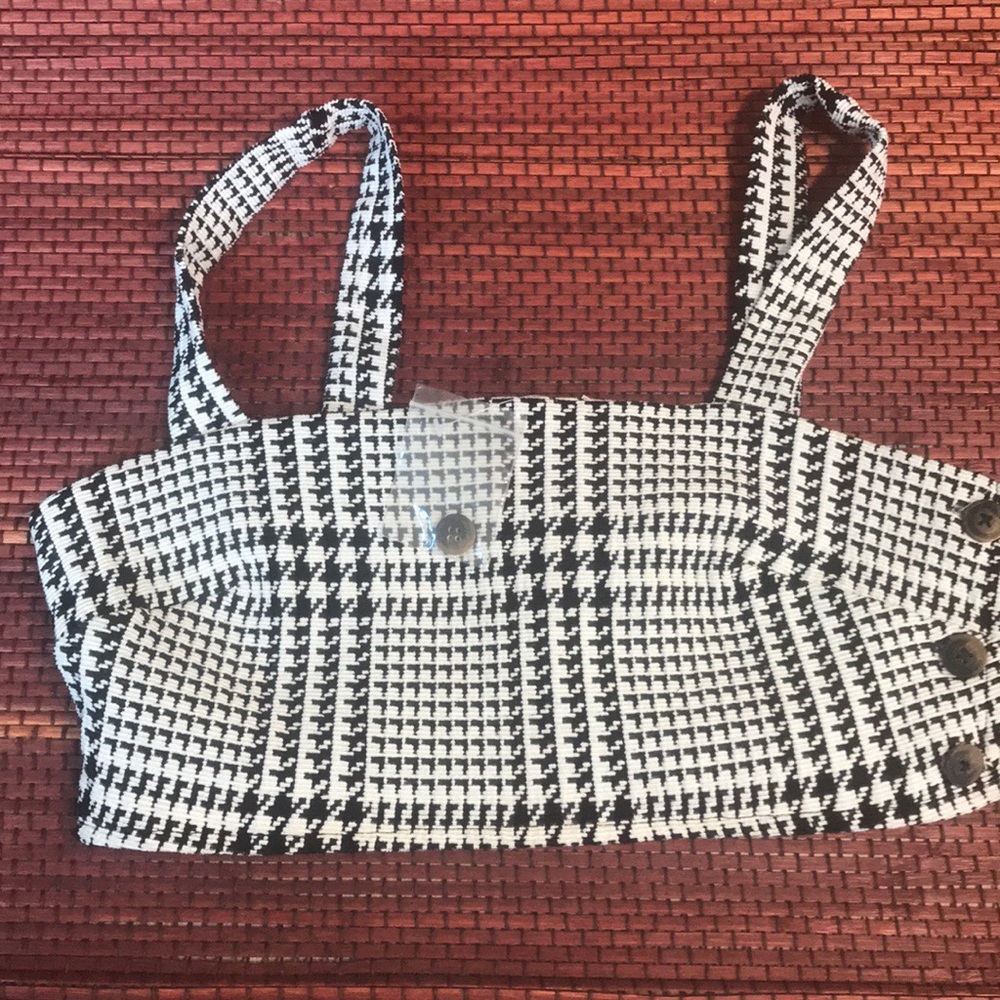 NWOT- Free people 3 buttoned cropped top